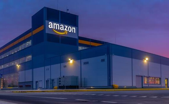 edificio logístico de Amazon